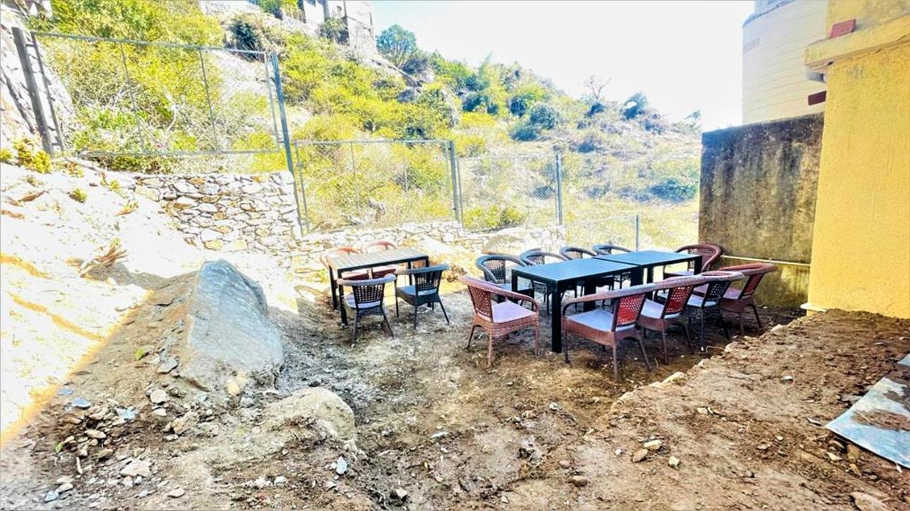 Shikhar Bunglow - A Stunning Valley View Bungalow In Mount Abu Bed & Breakfast Екстериор снимка