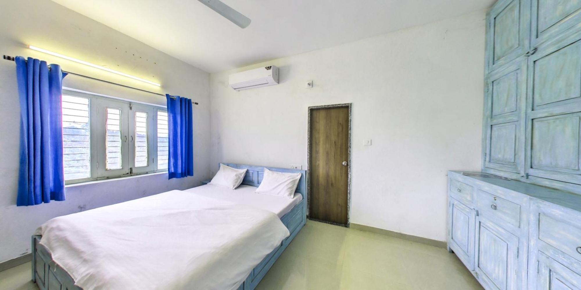 Shikhar Bunglow - A Stunning Valley View Bungalow In Mount Abu Bed & Breakfast Екстериор снимка